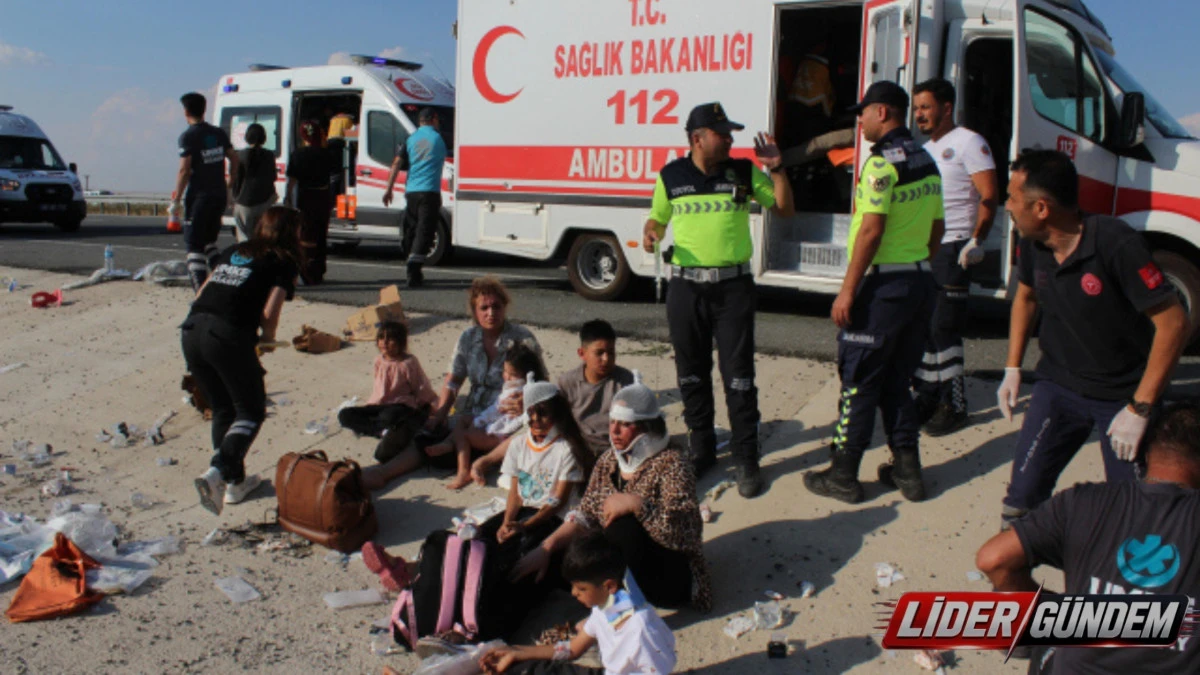 Aksaray'da Yolcu Otob&uuml;s&uuml; Devrildi: İstanbul-Irak Seferinde 40 Kişi Yaralandı