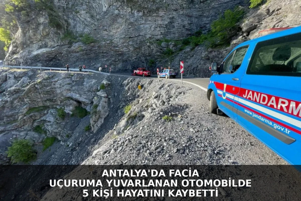 Antalya'da feci kaza: U&ccedil;uruma yuvarlanan otomobilde 5 kişi hayatını kaybetti